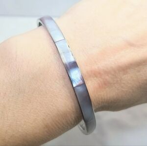 Vtg Mother of pearl bangle bracelet